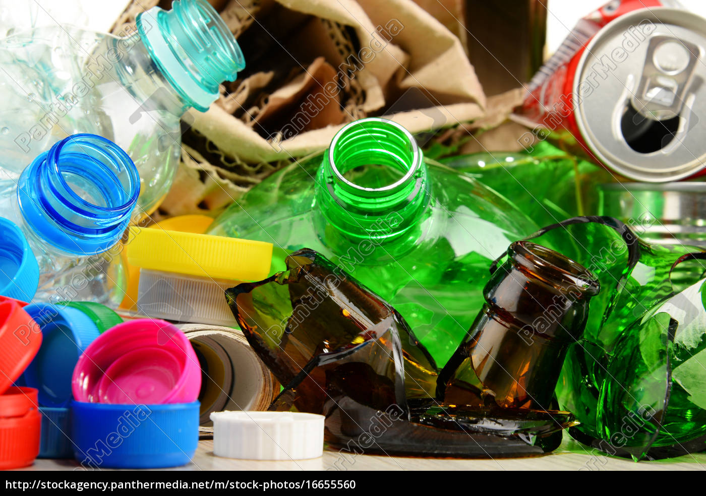 Basura Reciclable Que Consiste En Vidrio Pl Stico Stockphoto