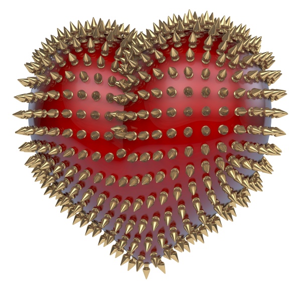 czerwony blyszczacy serca ze zlotymi metalowymi