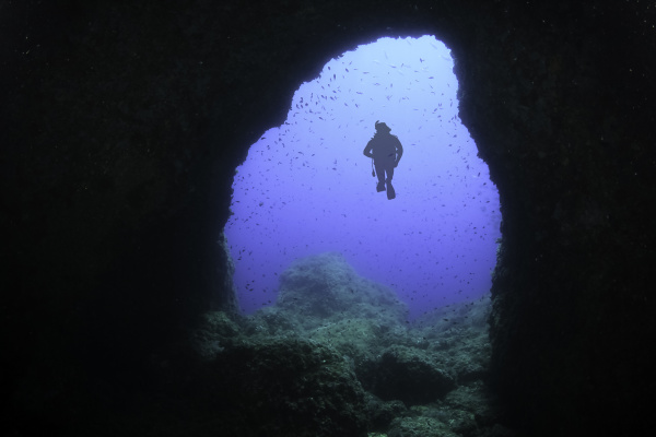 immersioni in grotta sottomarina