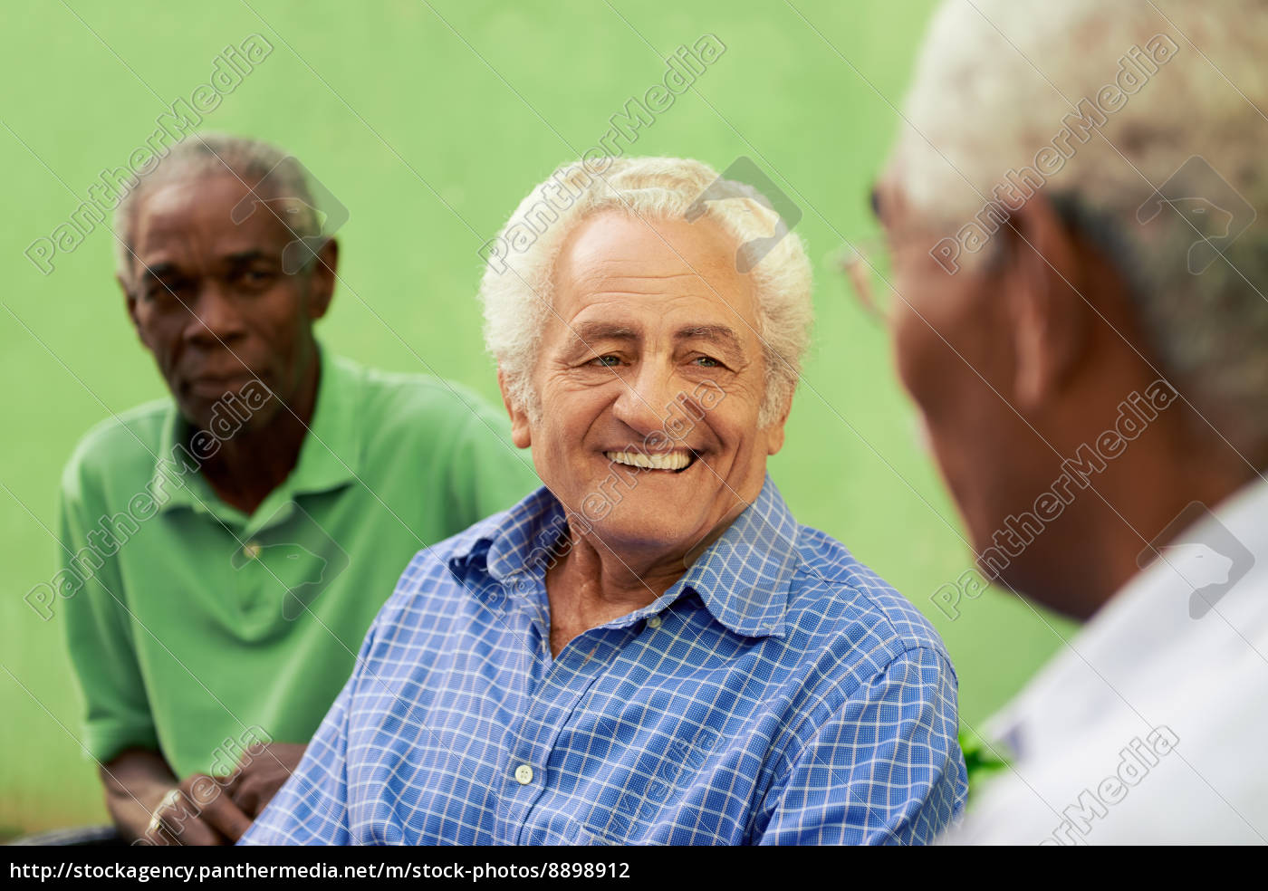 grupo de velhos negros e caucasianos homens - Stockphoto #8898912 | Banco  de Imagens Panthermedia