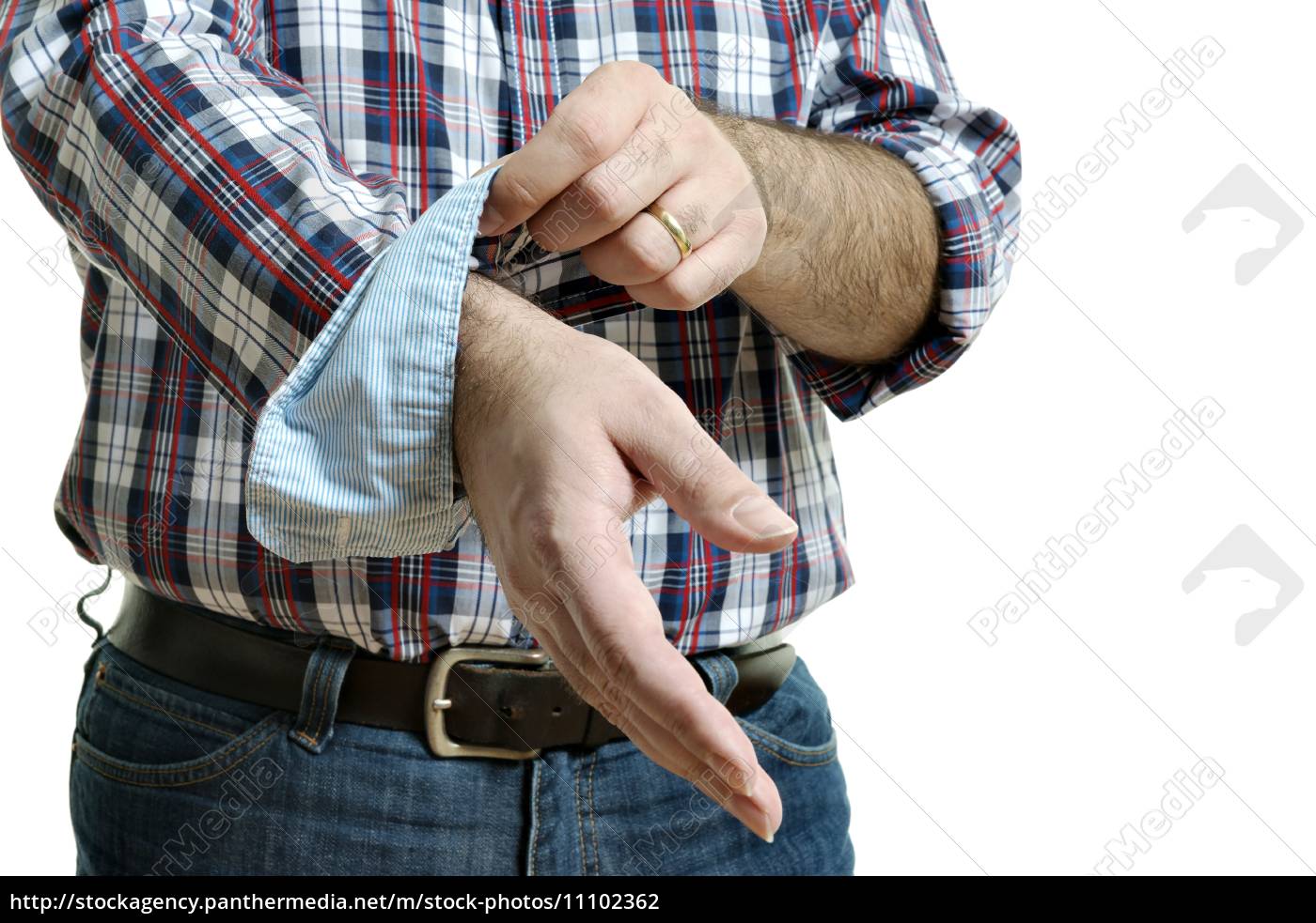 O homem rola acima as luvas - Stockphoto #11102362 | Banco de Imagens  Panthermedia