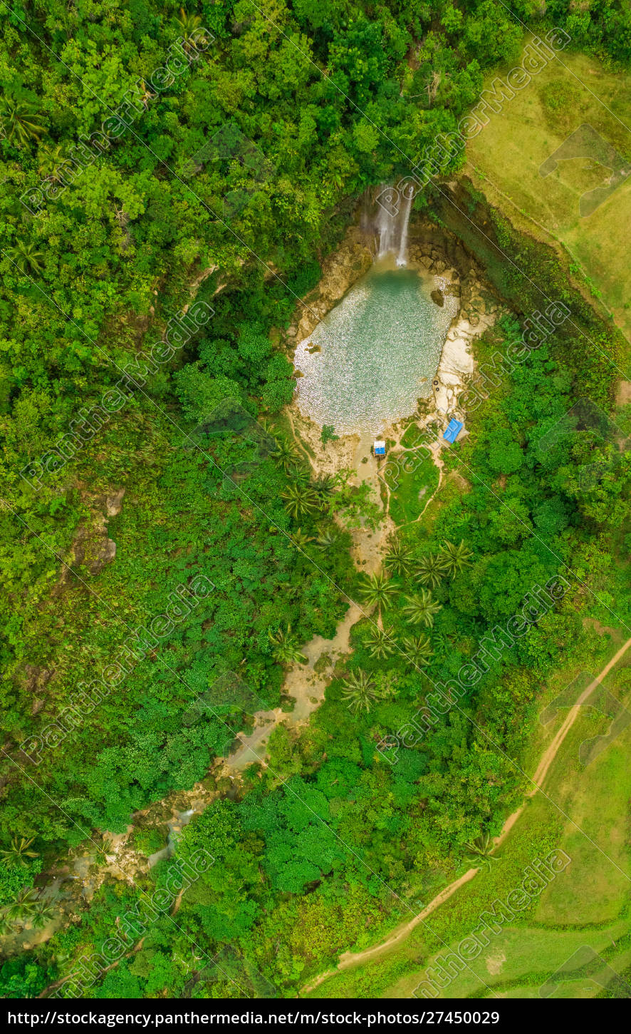 Luftaufnahme des Camugao Wasserfalls in Balilihan - Lizenzfreies Bild ...