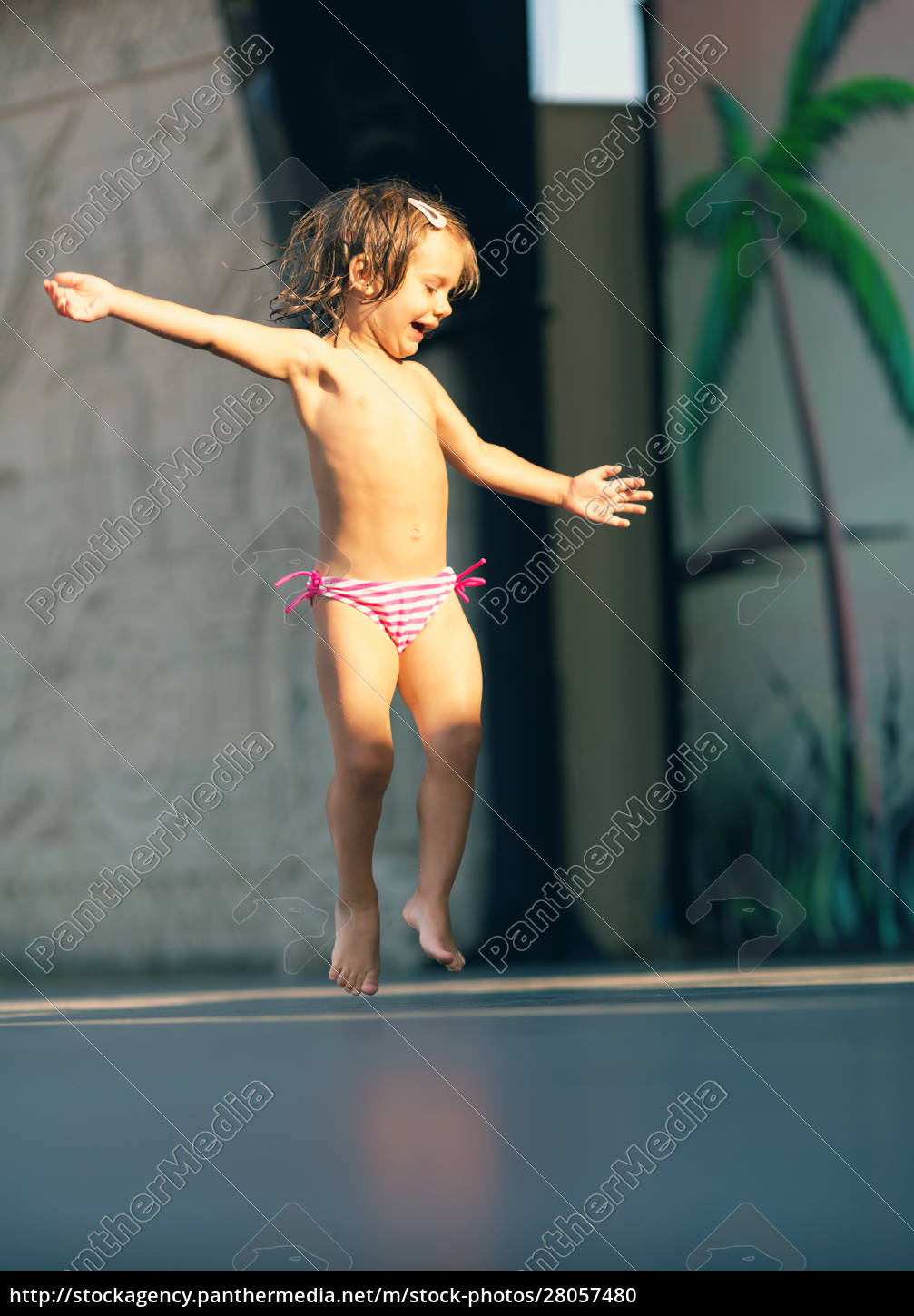 Menina dançando - Stockphoto #28057480 | Banco de Imagens Panthermedia