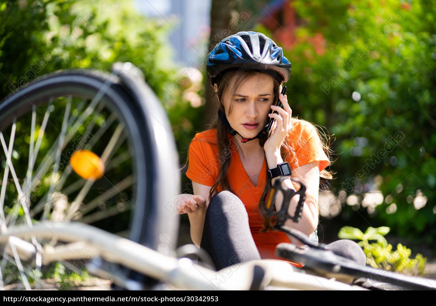 Ciclista caiu da bicicleta - Fotos de arquivo #30342953 | Banco de Imagens  Panthermedia